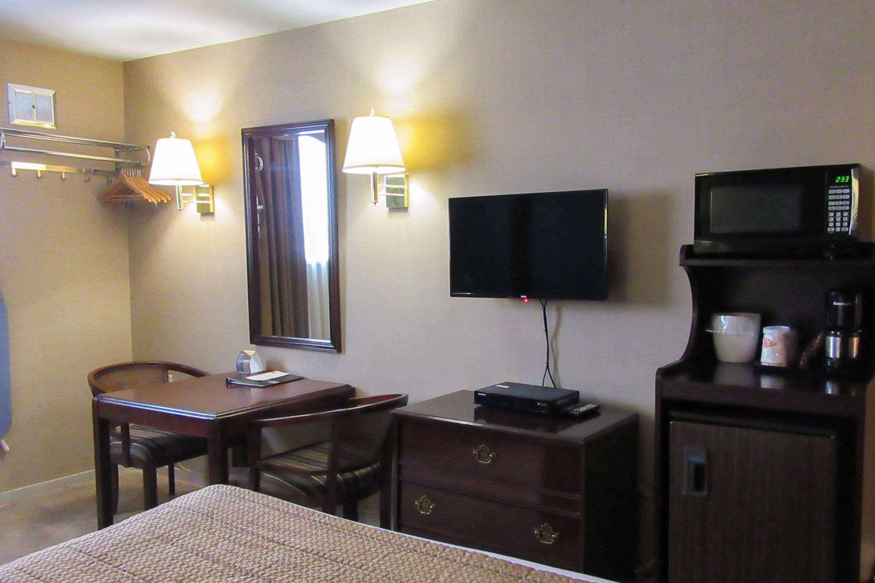 Econo Lodge Броссар Екстер'єр фото