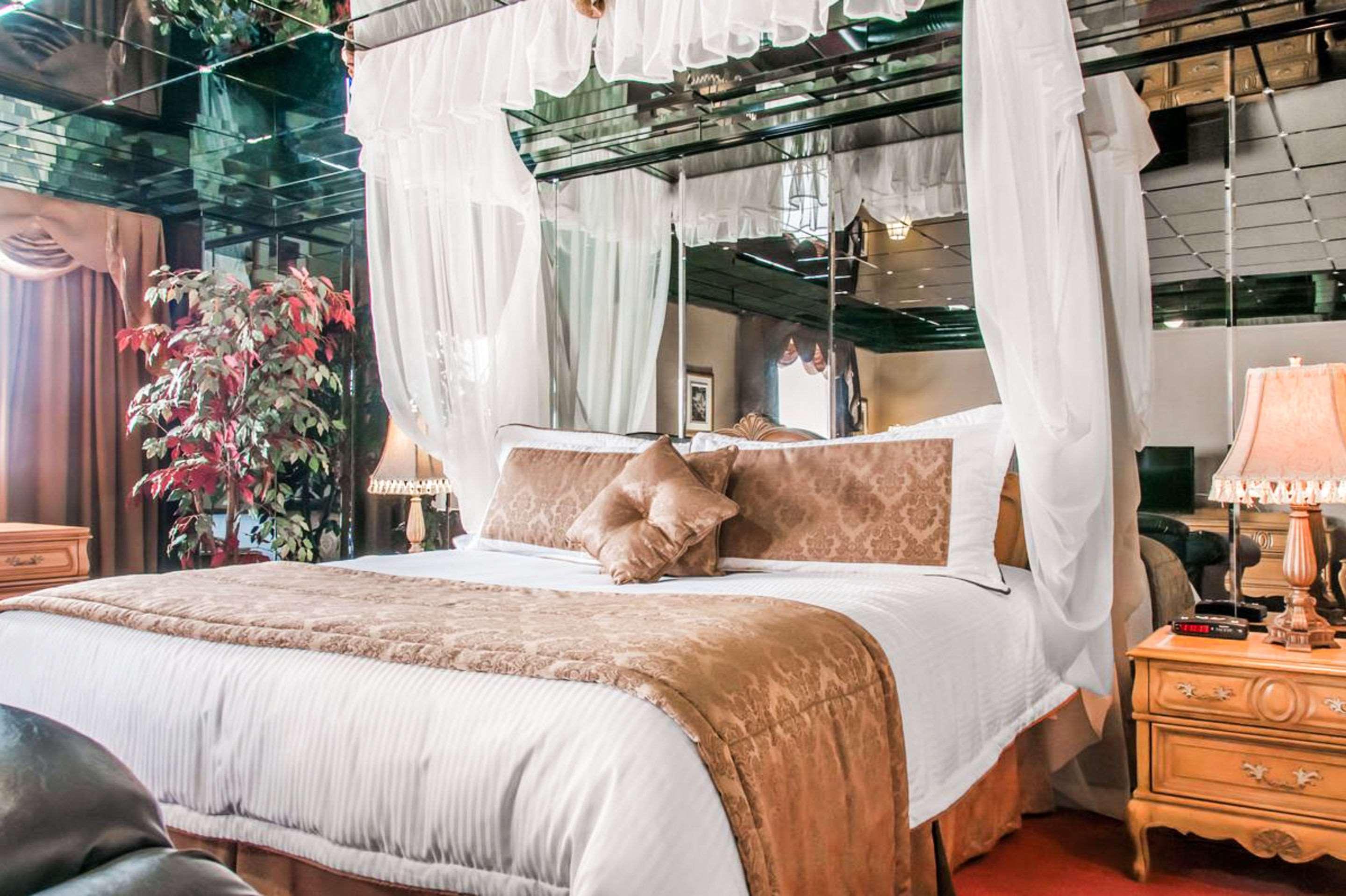 Econo Lodge Броссар Екстер'єр фото