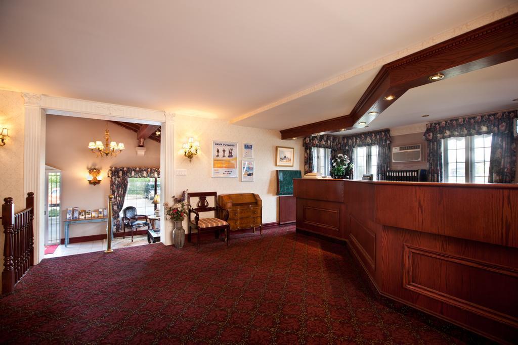 Econo Lodge Броссар Екстер'єр фото