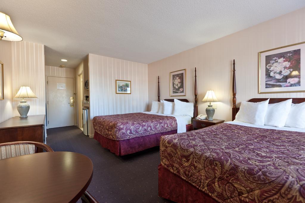 Econo Lodge Броссар Екстер'єр фото