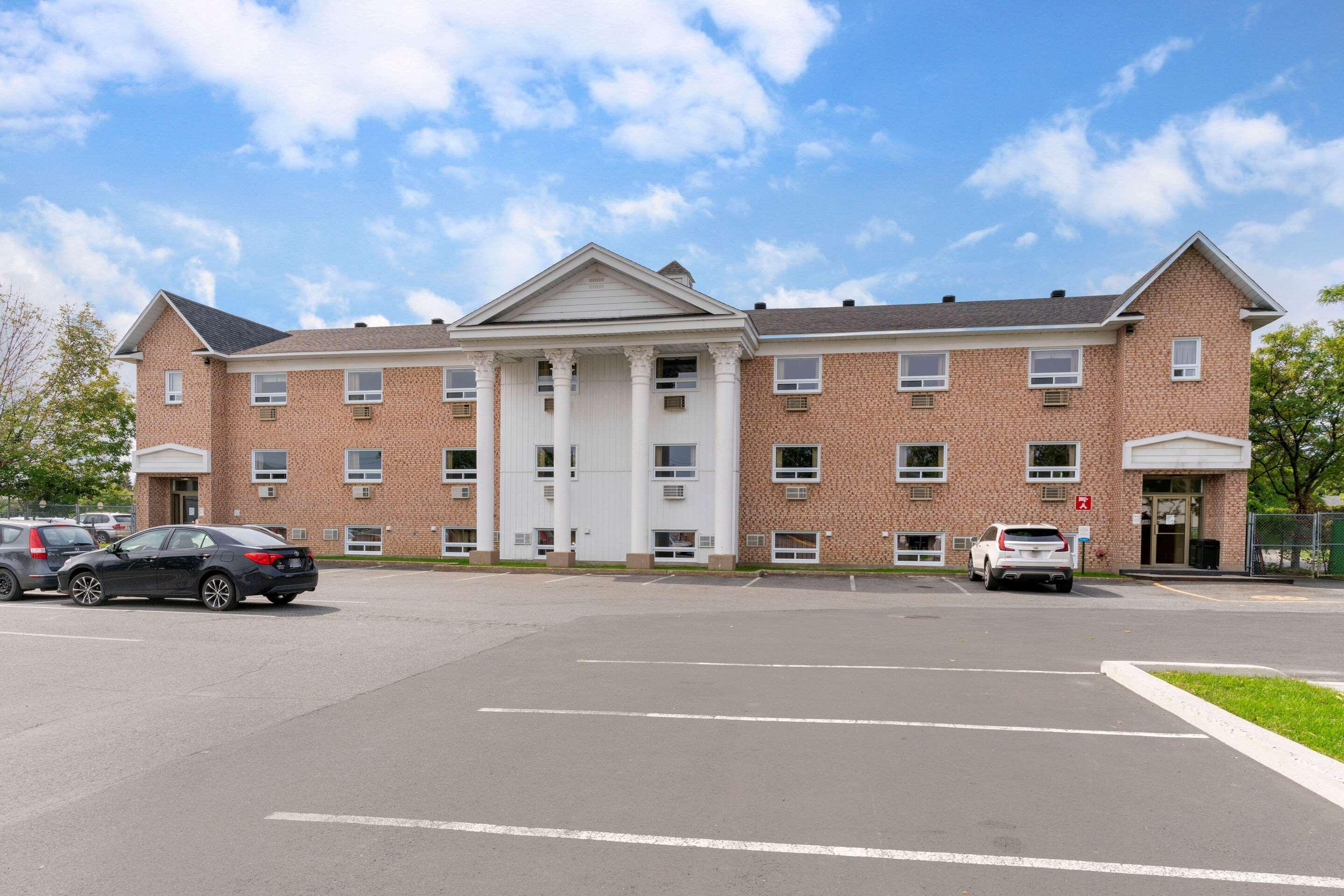 Econo Lodge Броссар Екстер'єр фото