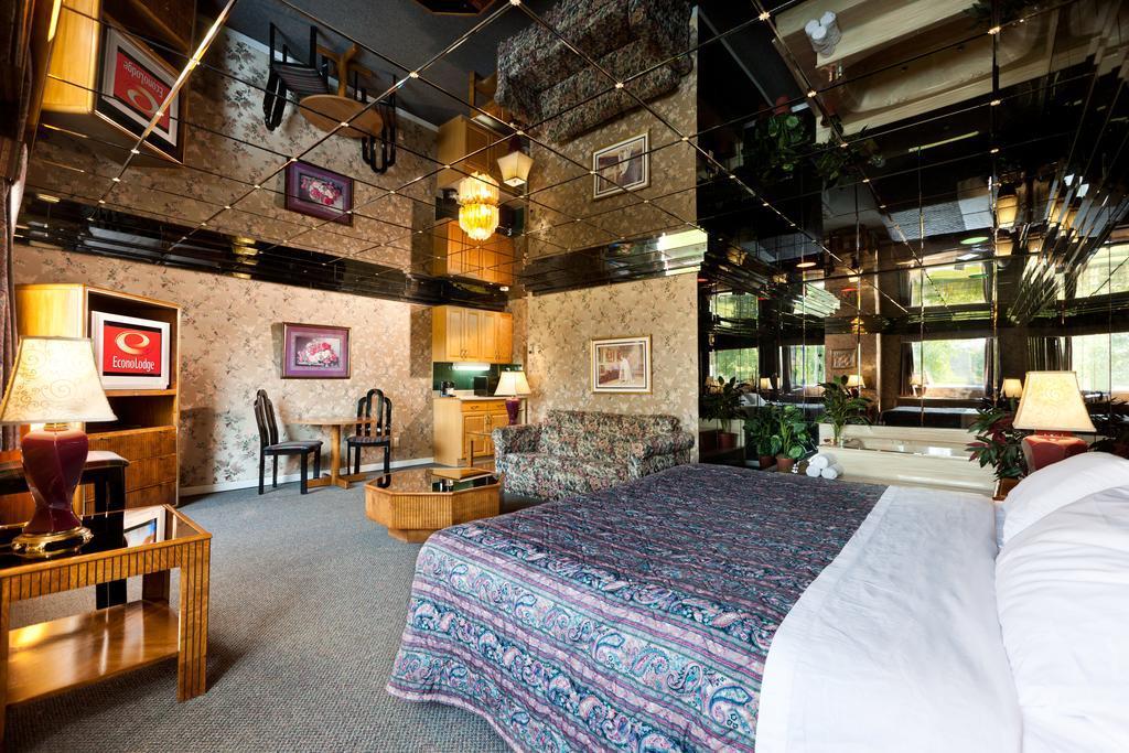 Econo Lodge Броссар Екстер'єр фото