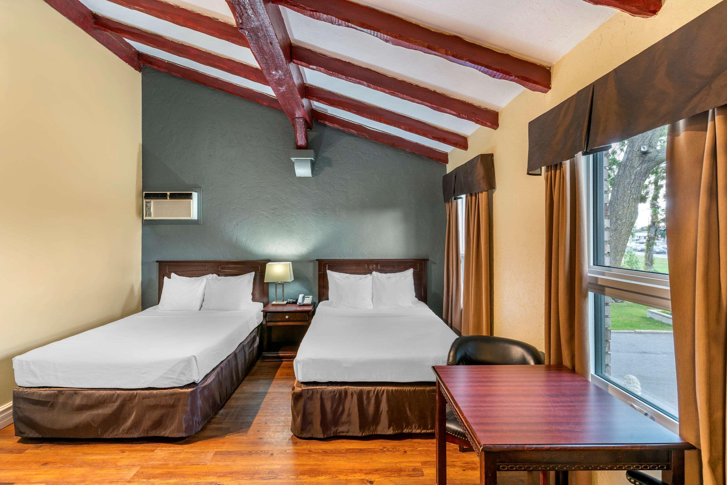 Econo Lodge Броссар Екстер'єр фото